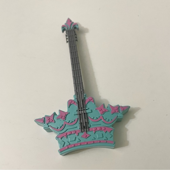 Moxie Girlz Sophina Jammaz Jammin Sleepover Crown Guitar Doll Accessory - Picture 1 of 10